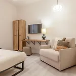 Wabi Sabi Apartment, Posto Auto Privato, Apartament Livorno